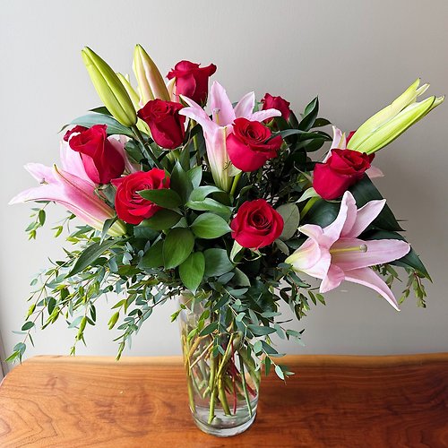 Premium Dozen Rose Vase